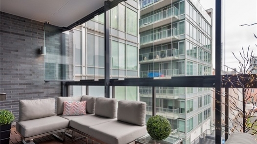 系统门窗厂家攻略：这样封阳台邻居家都自夸好看！