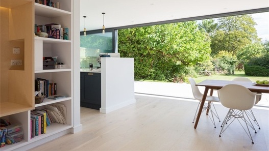 系统门窗品牌攻略：飘窗这样装入住体验直接拉满！